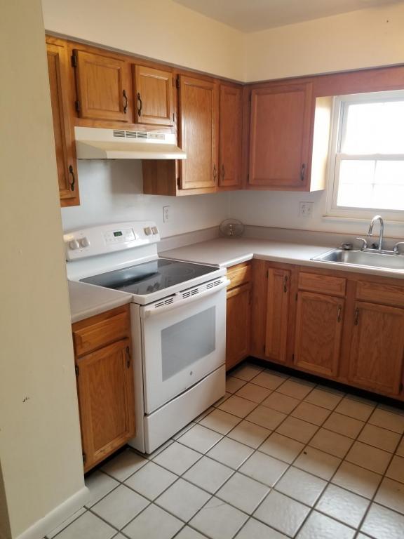 Building Photo - 470 Goucher St