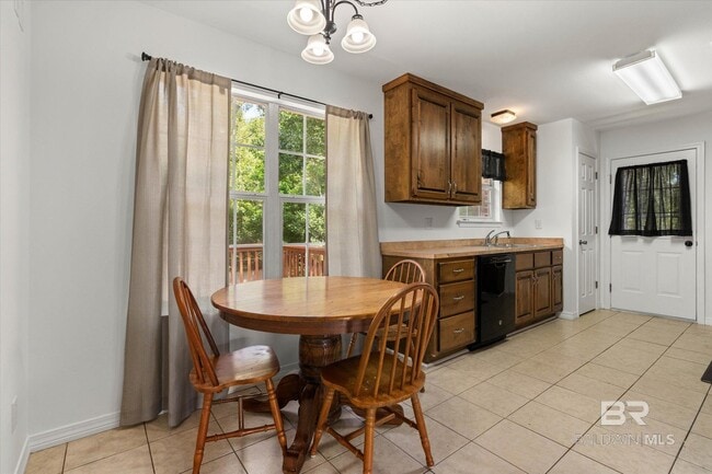 Building Photo - 15982 Pecan View Dr