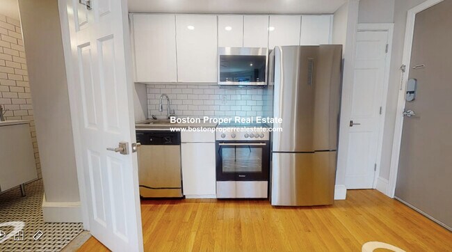 Building Photo - 827-829 Boylston St