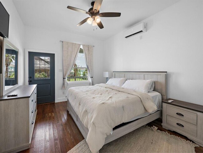 Building Photo - 2815 Avenue H