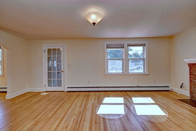 Building Photo - 153 2nd Ave