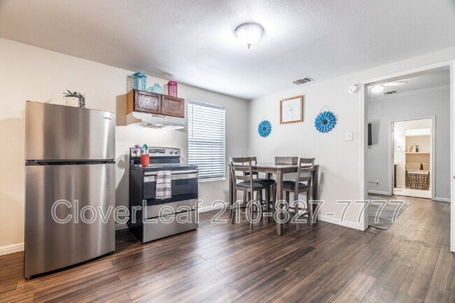 Building Photo - 1317 W French Pl