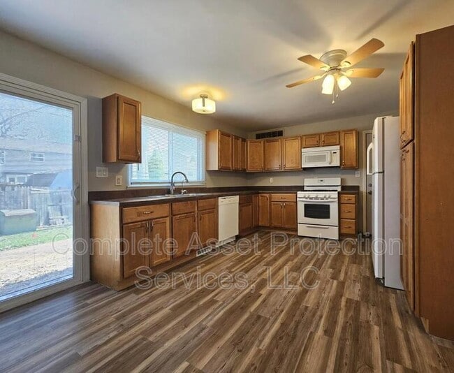 Building Photo - 5955 Tyler Pl