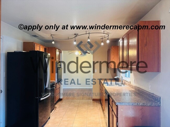 Building Photo - Arden Arcade 3 bedroom/ 2 bath on HUGE lot – Space, Location, and Charm!