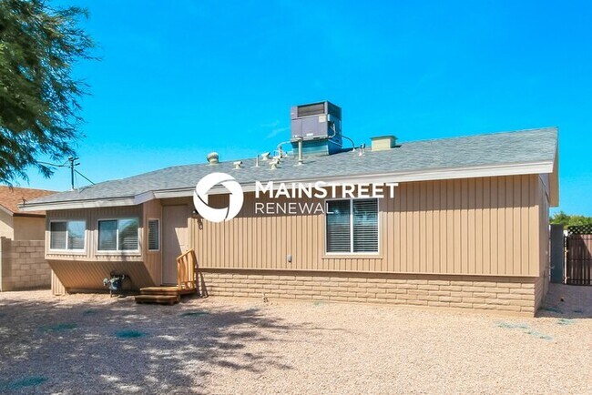 Building Photo - 3 Bedroom Pet-Friendly Home in Mesa, AZ with Main Street Renewal