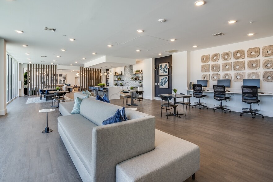 Building Photo - Riverview6