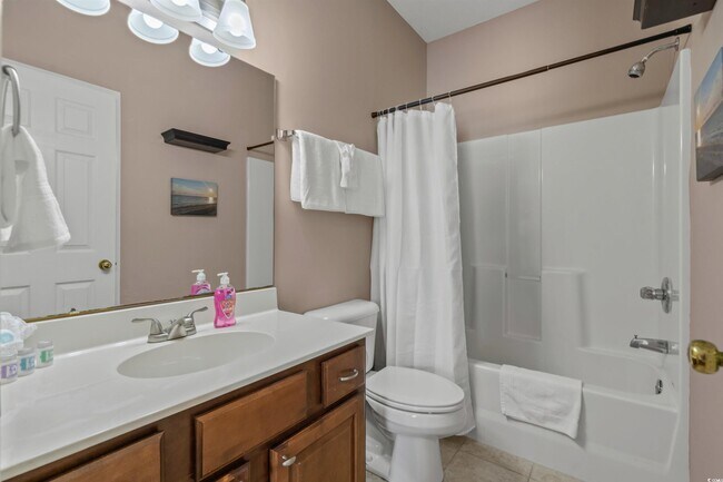 Building Photo - 480 River Oaks Dr