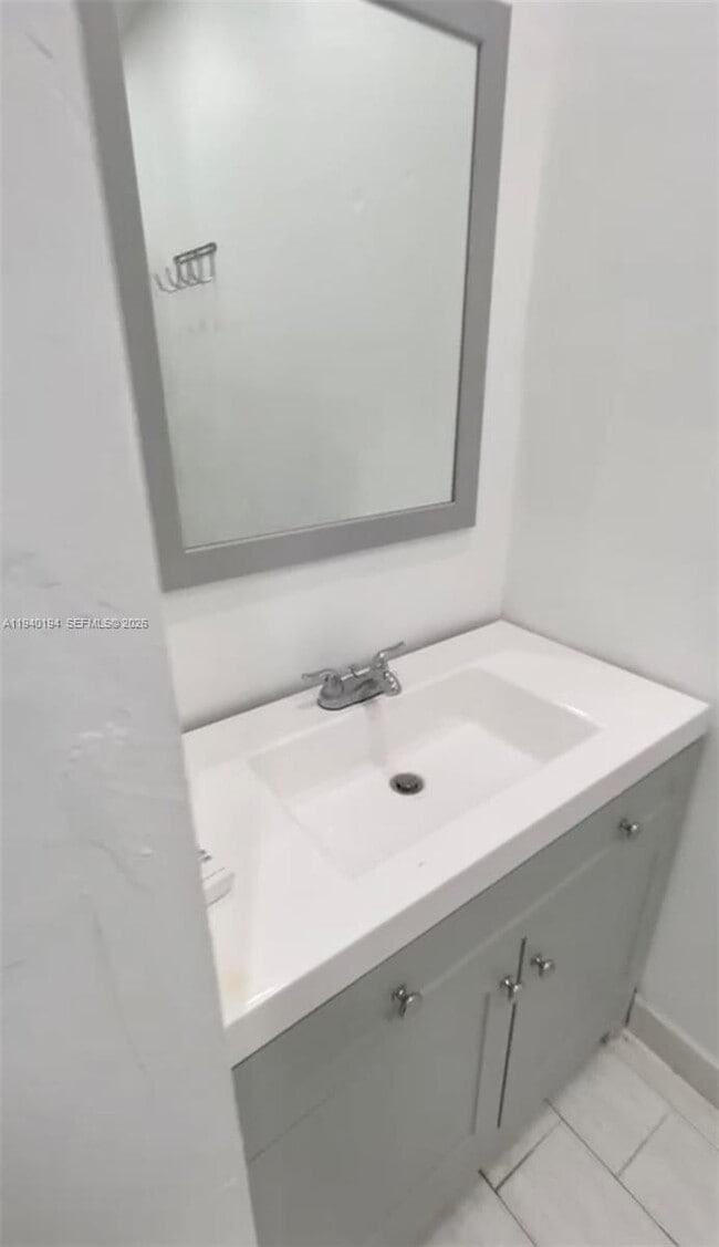 Building Photo - 1332 NE 177th St