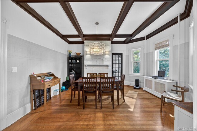 Building Photo - 121 Morris Ave