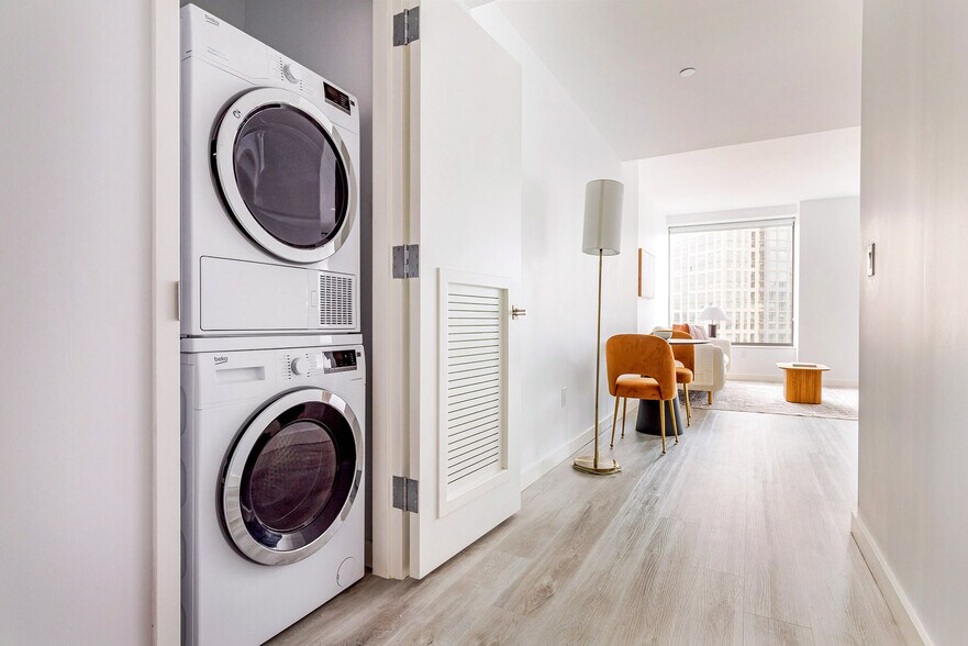 Building Photo - 77 Commercial St