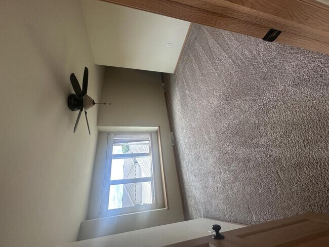 Building Photo - 2519 Parkfield Dr