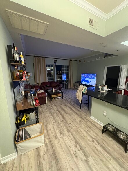 Building Photo - 3225 Turtle Creek Blvd