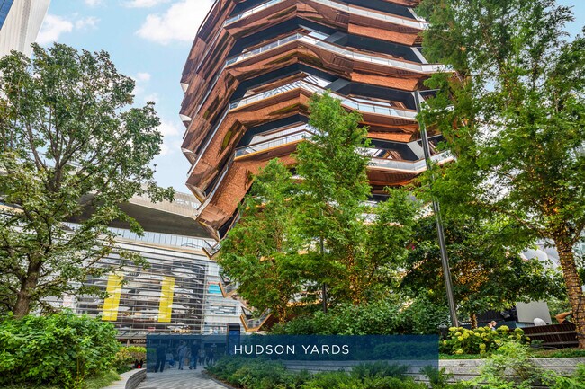 Building Photo - 420 W 42nd St