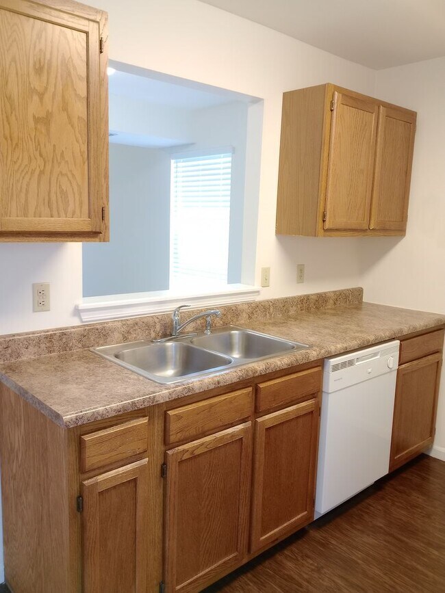 Building Photo - 3527-3529-3529 Prescott Dr