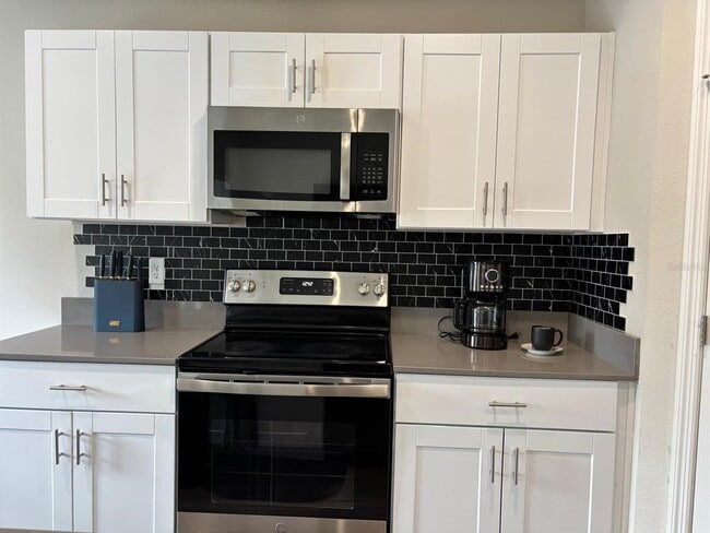 Building Photo - 5365 Maddie Dr