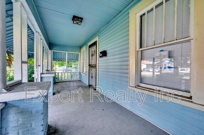 Building Photo - 2513 Ave J