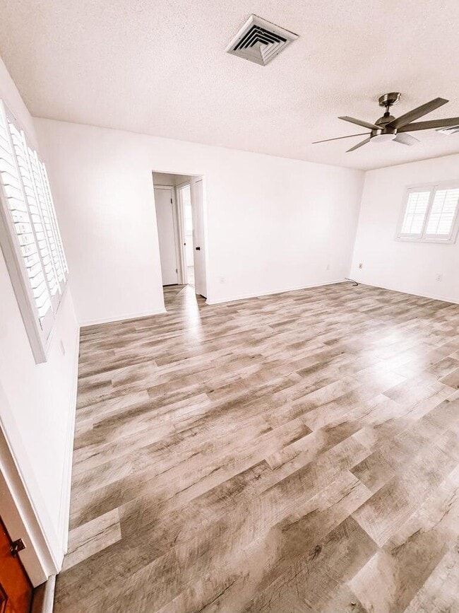 Building Photo - 8153 SE Carlton St