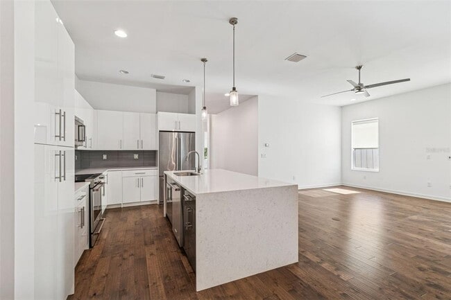 Building Photo - 6719 S Dauphin Ave