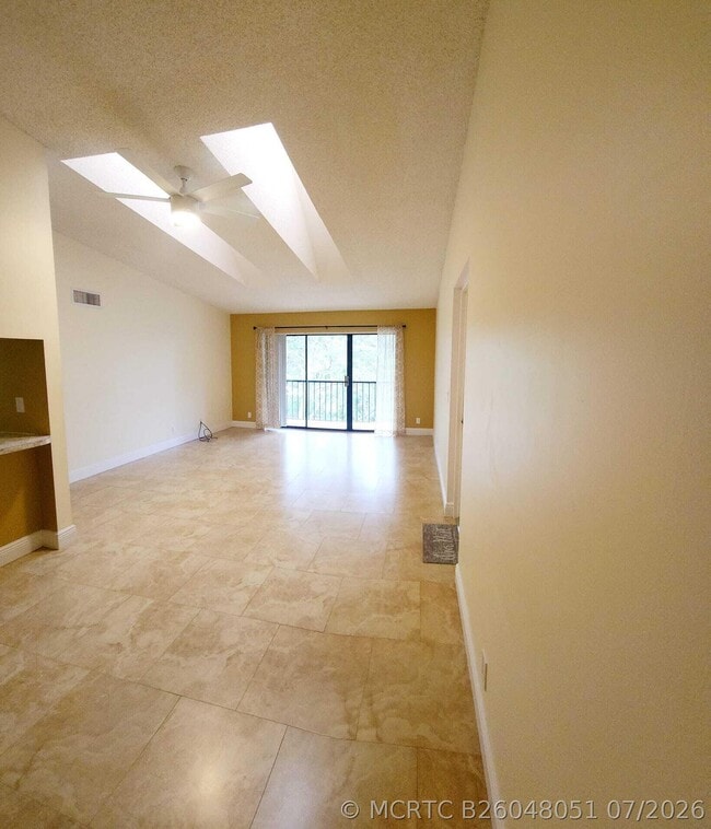 Building Photo - 205 Foxtail Dr