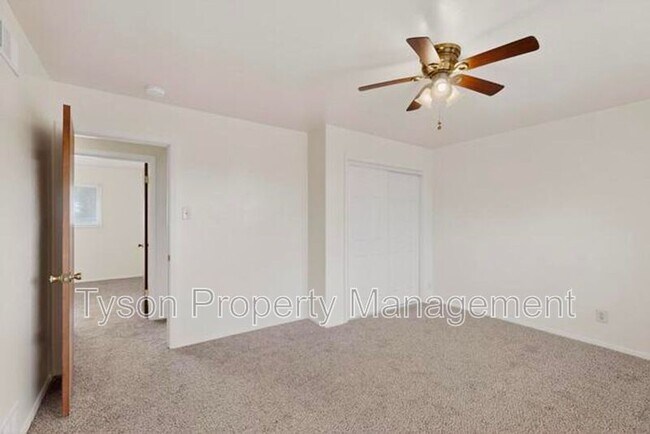 Building Photo - 3503 Montclaire Dr NE