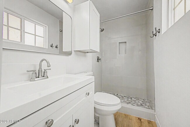 Building Photo - 2526 W Orchid Ln