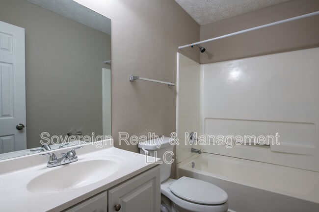 Building Photo - 467 Southern Way