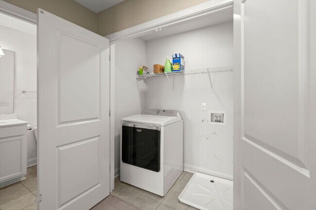 Building Photo - 407 Stoneleigh Ln