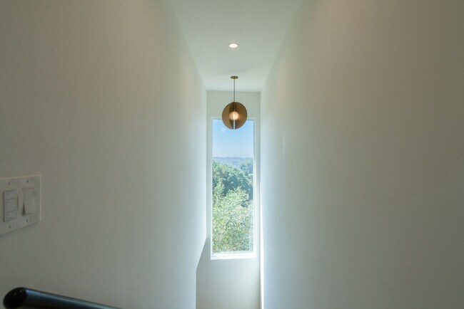Building Photo - Stunning Views from Silver Lake Hillside Home for Rent with Spectacular Views