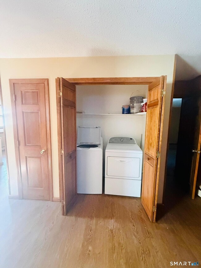 Building Photo - 20 Crest Dr