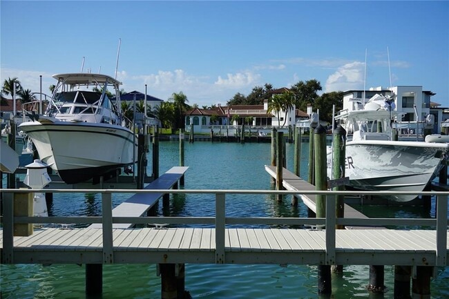 Building Photo - 534 Pinellas Bayway S