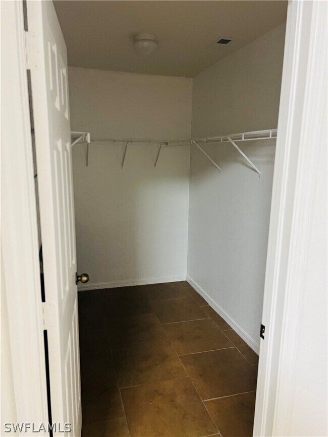 Building Photo - 3280 2nd Ave SE