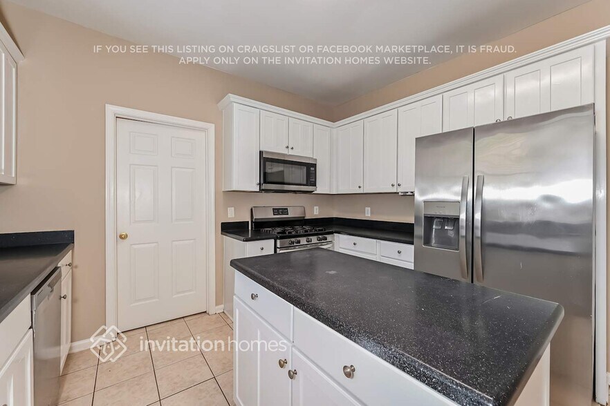 Building Photo - 2923 Misty Rock Cove