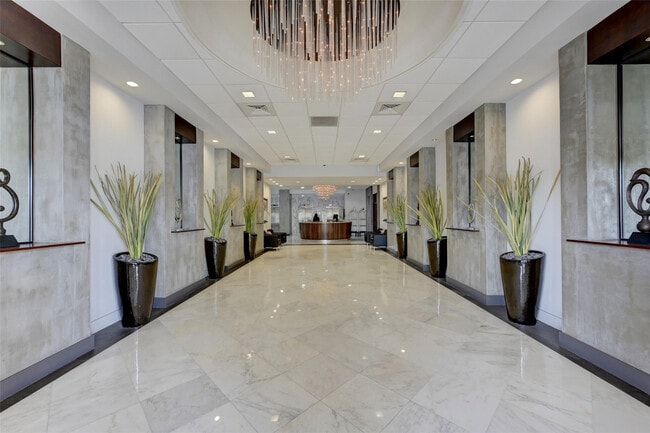 Building Photo - 3015 N Ocean Blvd