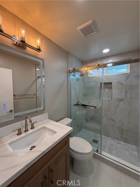 Building Photo - 13575 Cres Hill Dr