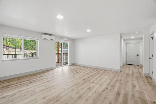 Building Photo - 1816 N 15th St