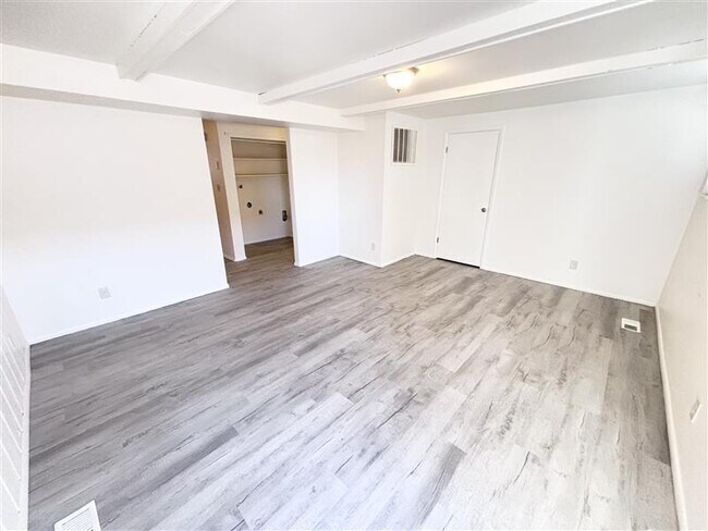 Building Photo - 325 W 100 S