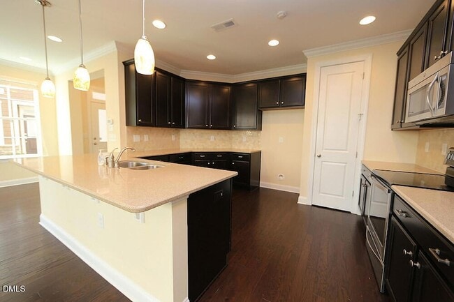 Building Photo - 446 Methven Grove Dr