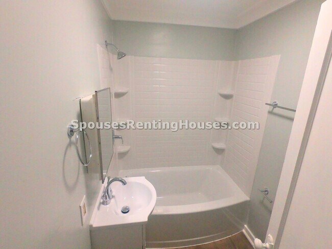 Building Photo - 925 N Grant Ave