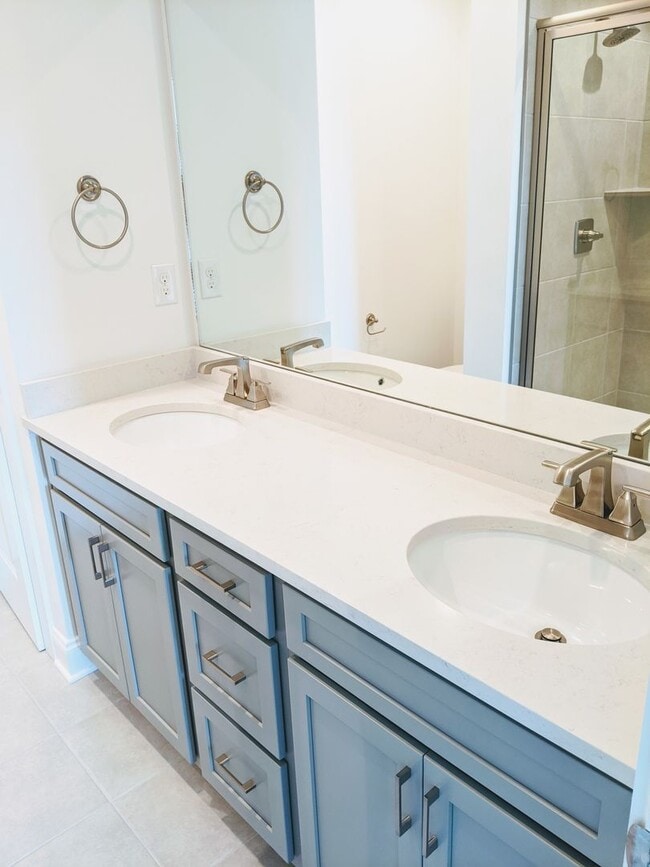 Building Photo - Luxury Townhome - Williamson County