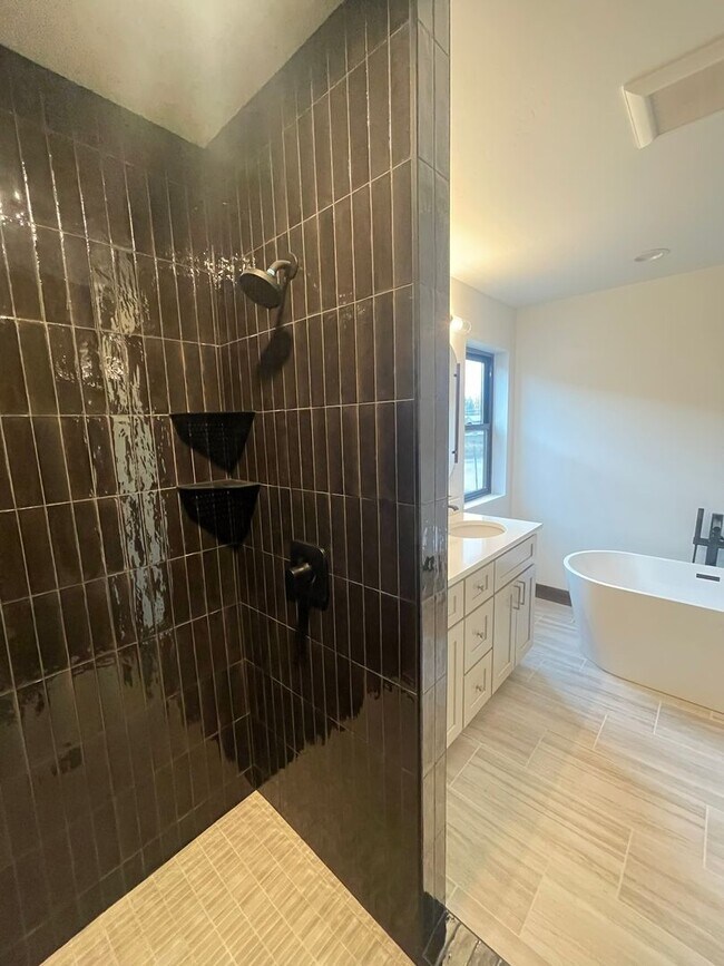 Building Photo - Brand New Three Story Whitefish Townhouse