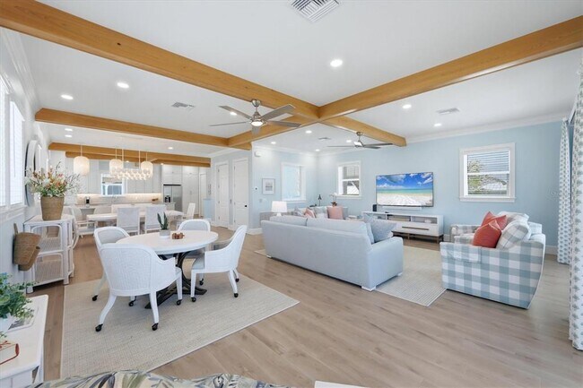 Building Photo - 113 Aqua Ln