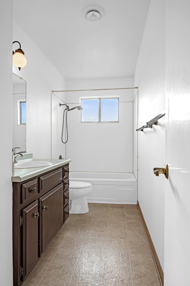 Building Photo - Fall Rental - Comfortable 3-Bedroom Home for Rent in Central Davis