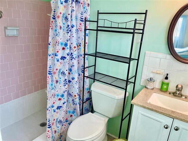 Building Photo - 1625 Leisure Dr