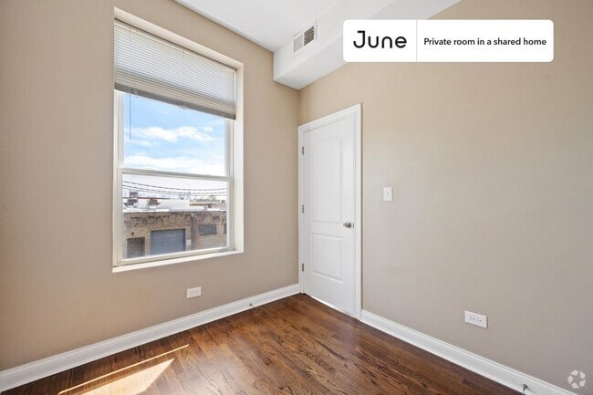 Building Photo - 628 N Albany Ave