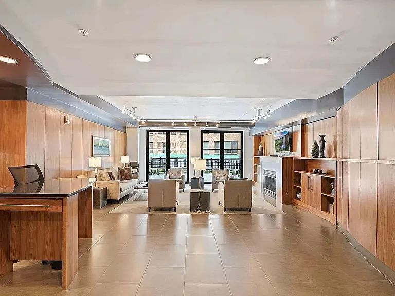 Building Photo - 1133 14th St NW