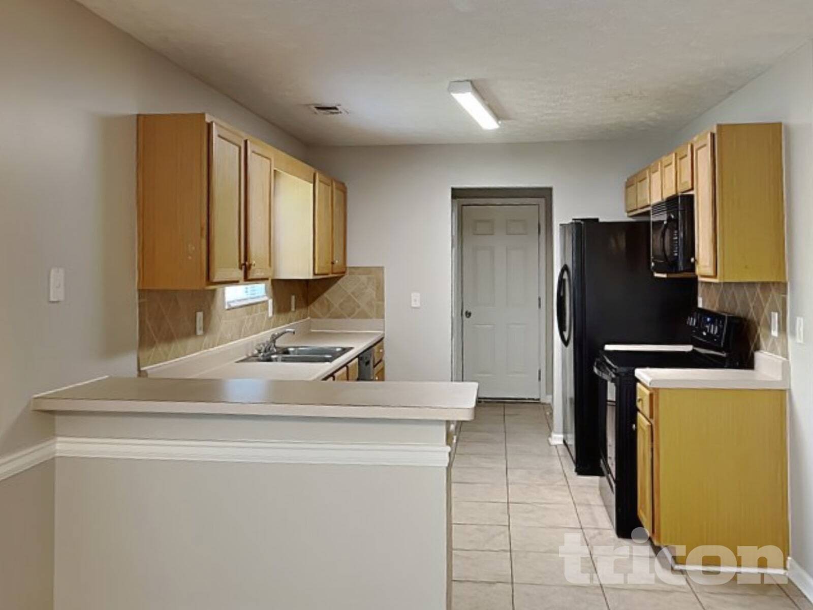 Building Photo - 300 Klinetop Dr