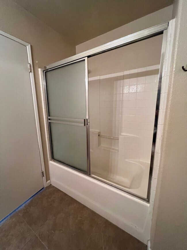 Building Photo - 4404 Pebble Creek Dr