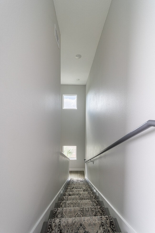 Building Photo - 2325 1st Ave S