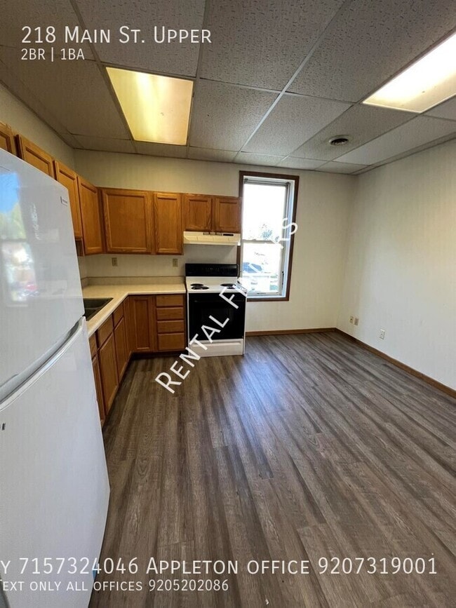 Primary Photo - 218 E Main St
