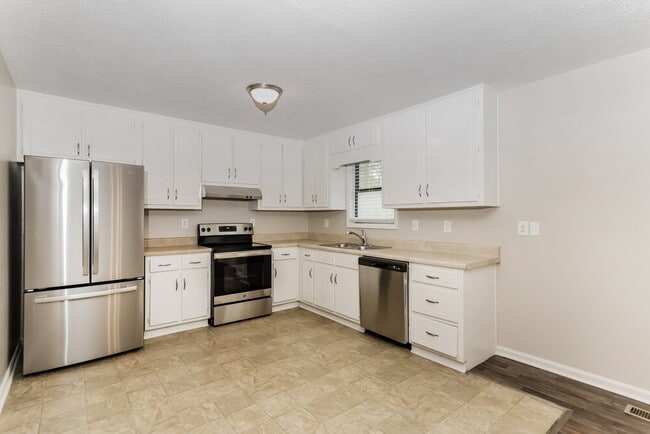 Building Photo - 4031 Cindy Dr